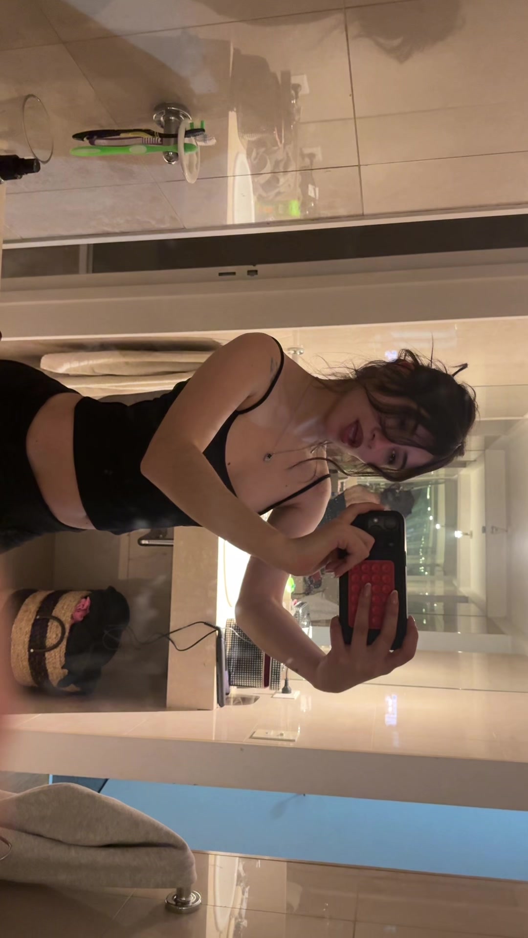@solaangevegaa