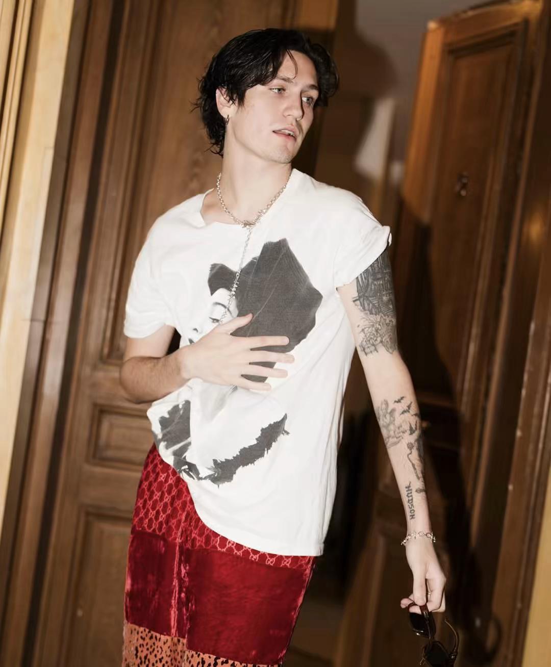 @𝘤𝘩𝘢𝘴𝘦 𝘧𝘰𝘭𝘭𝘰𝘸𝘴<3