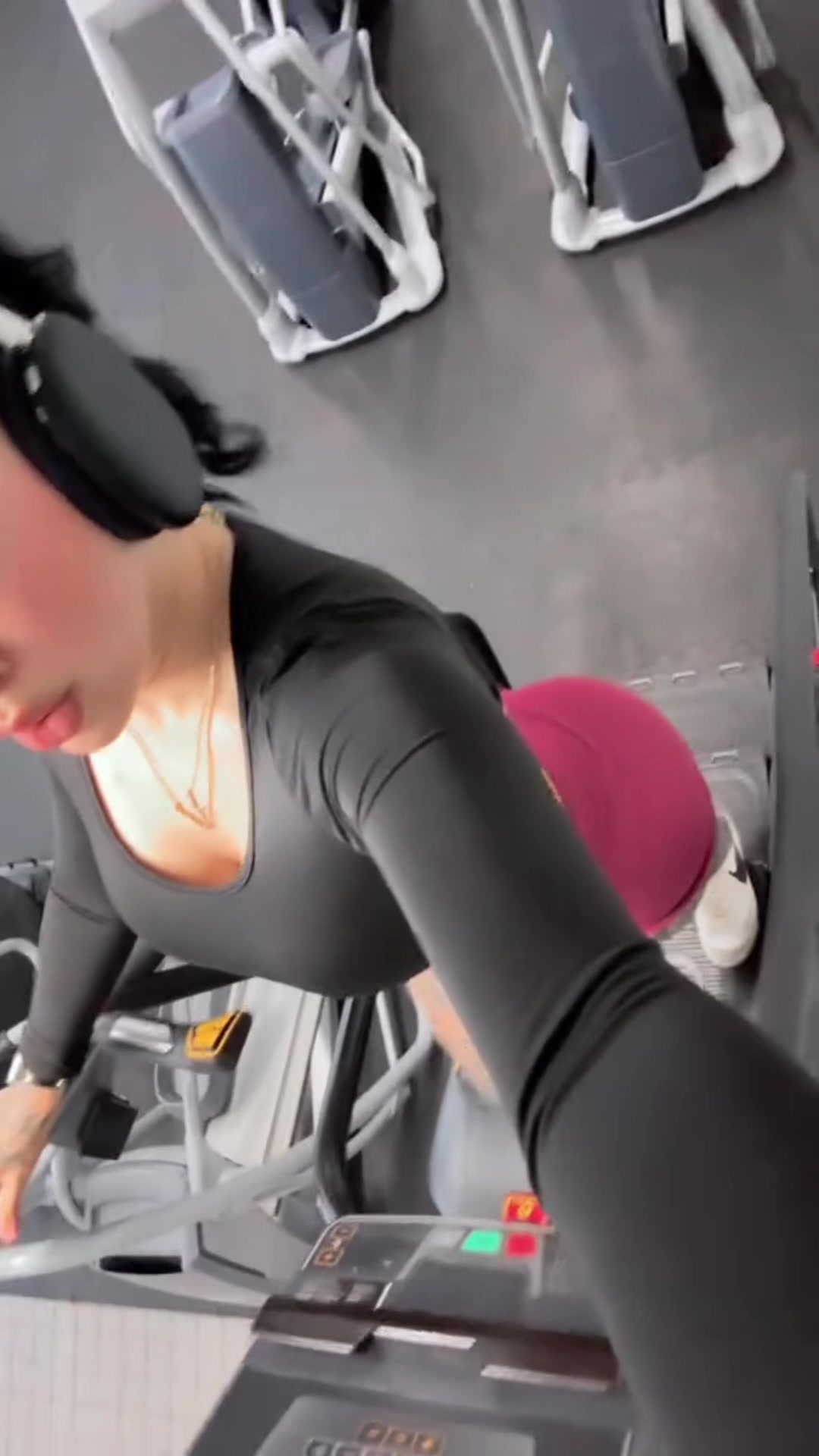 @veronica