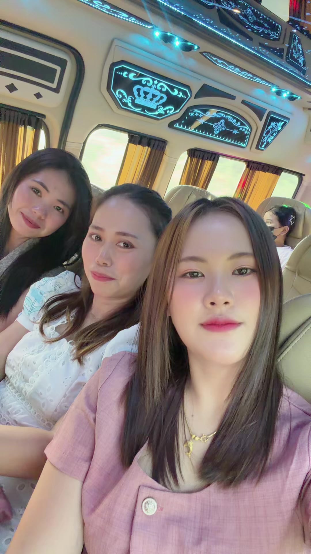 @Fb.Nid Taya (ၼိတ်း)