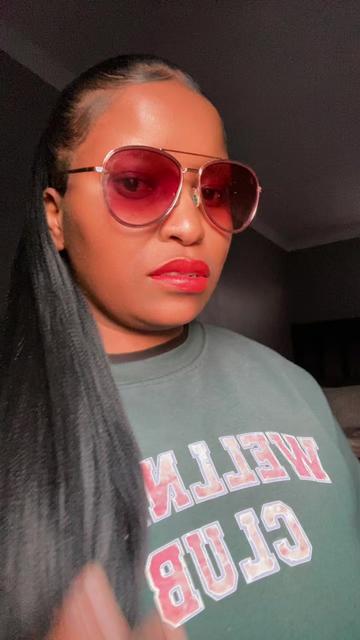 @LADY_F🇿🇦