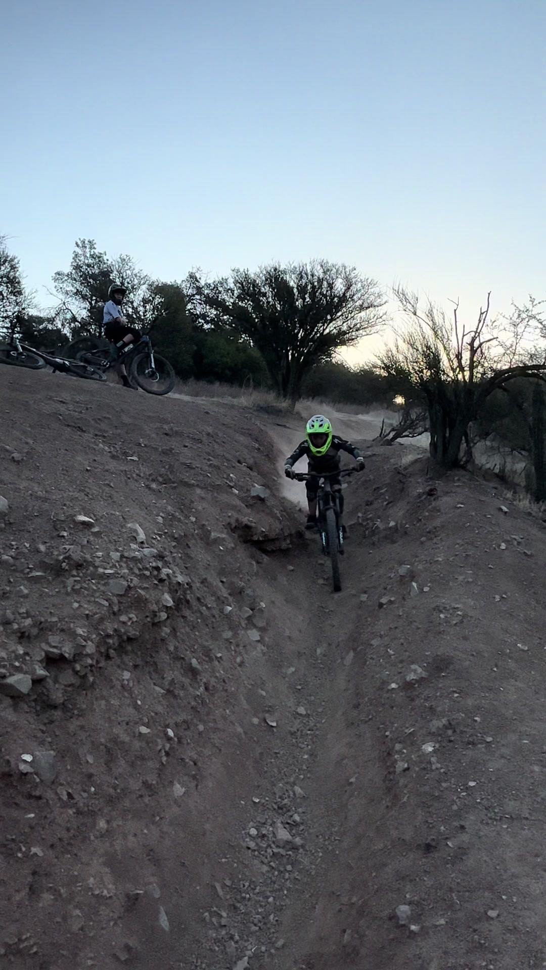 @laescuelitamtb