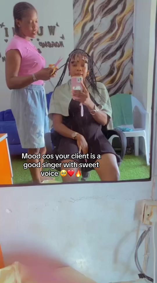 @Wunmi’s makeup&hair heaven