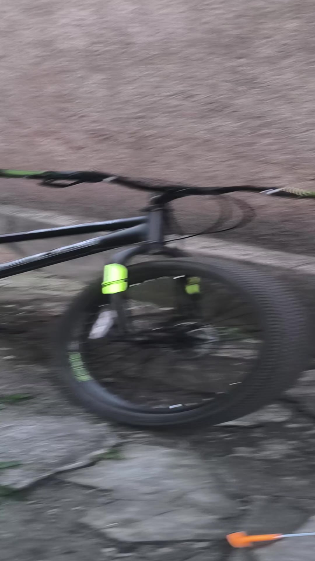 @🏴&zwj;☠️