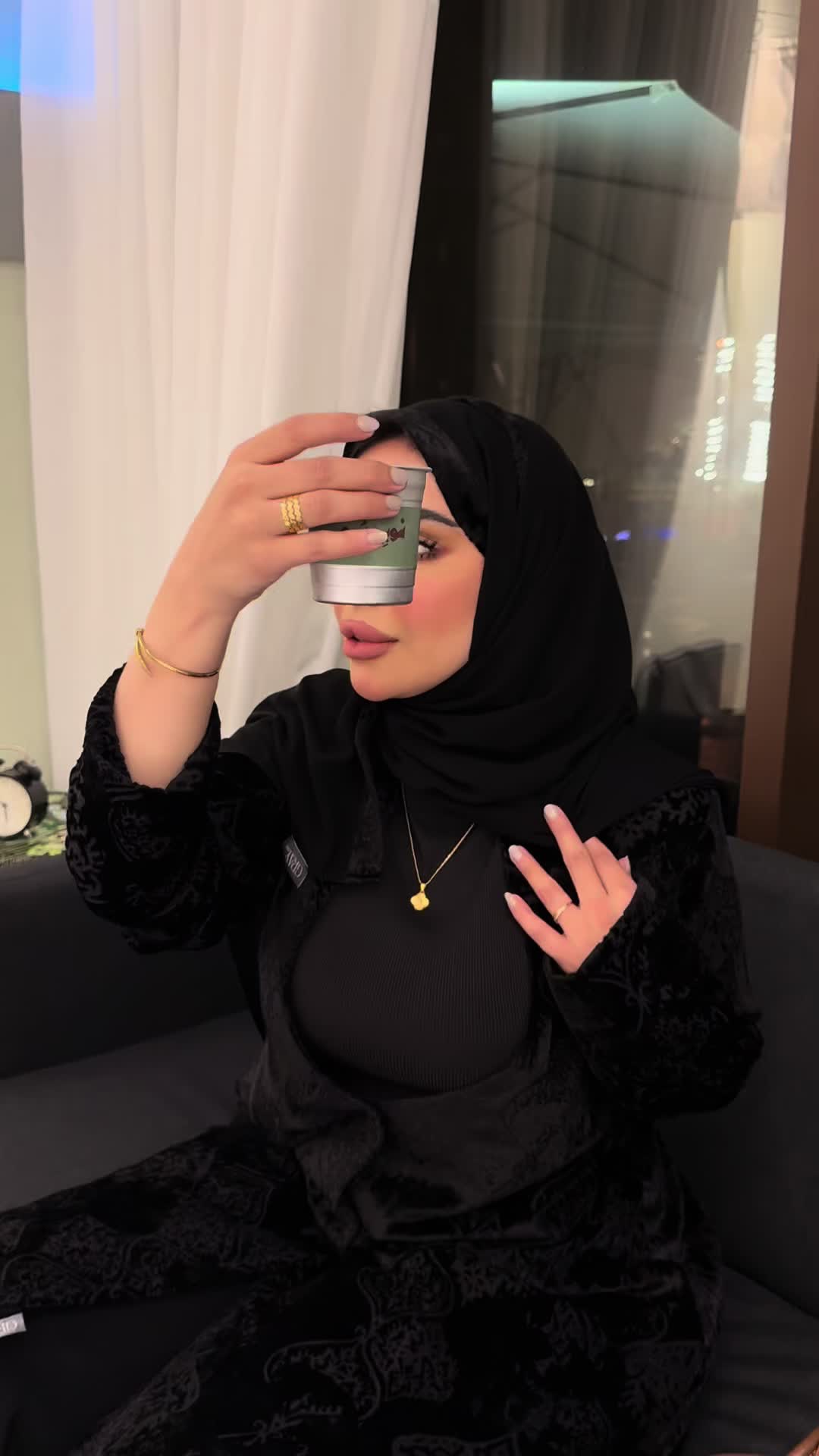 @GRAY.ABAYA_q8
