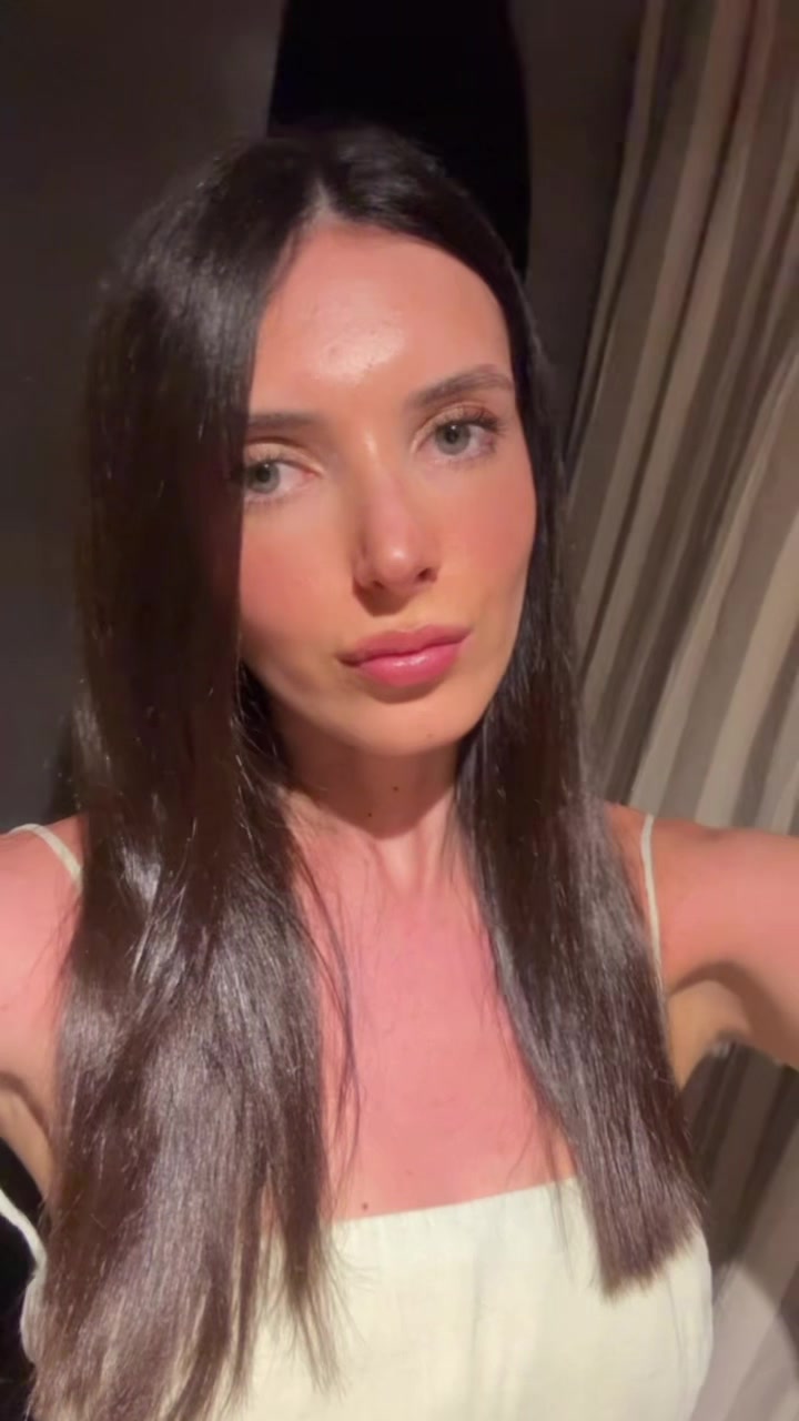@vickyllana_