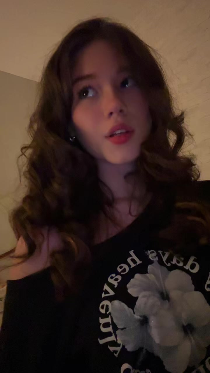 @𝒻𝓁ℴ𝓇𝒶 ✾