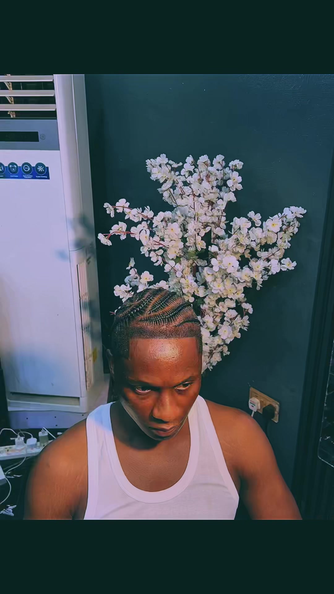 @Livingthing😶&zwj;🌫️🧖&zwj;♂️🧖&zwj;♂️