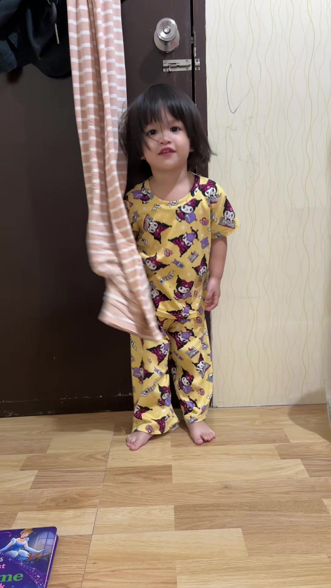 @Astrideyah used clothing sho