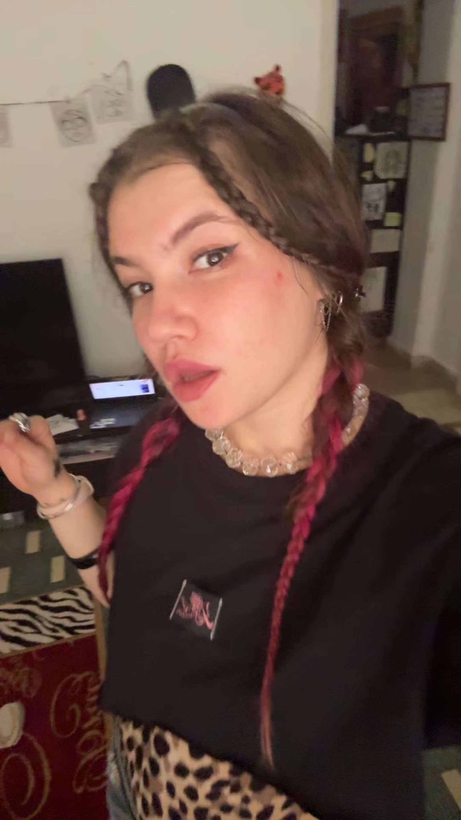 @Frehushh