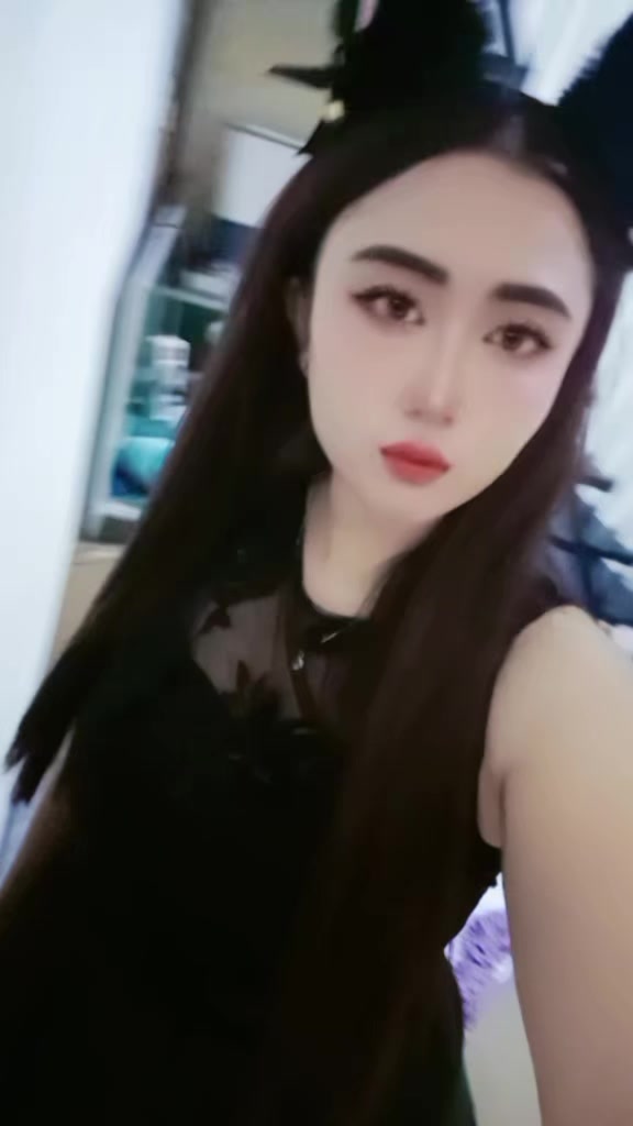 @Vhira