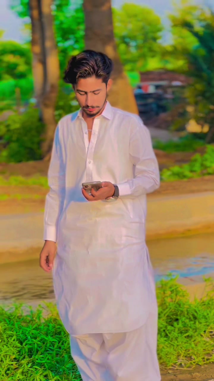 @👑تیمورــ زیادخیل🏴☠️💸