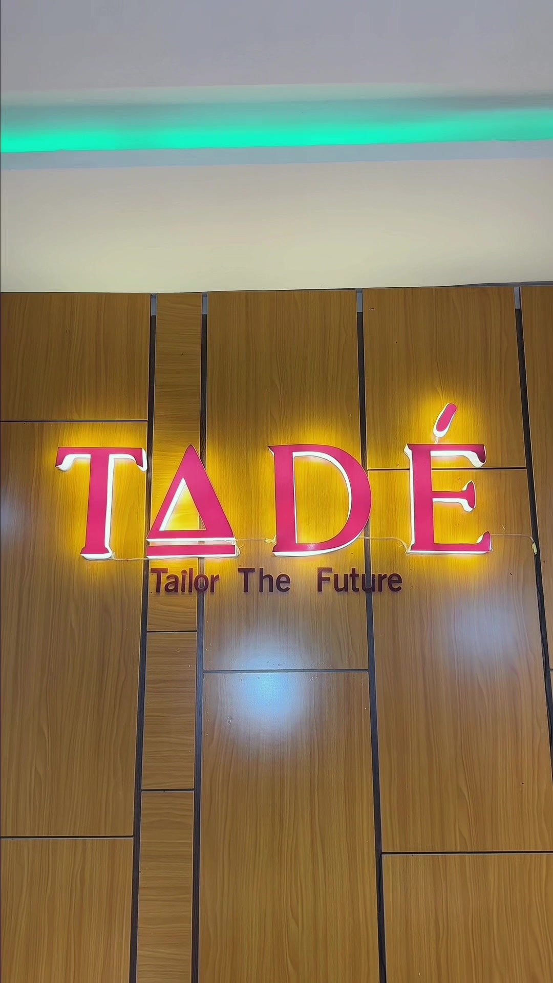 @Tadé