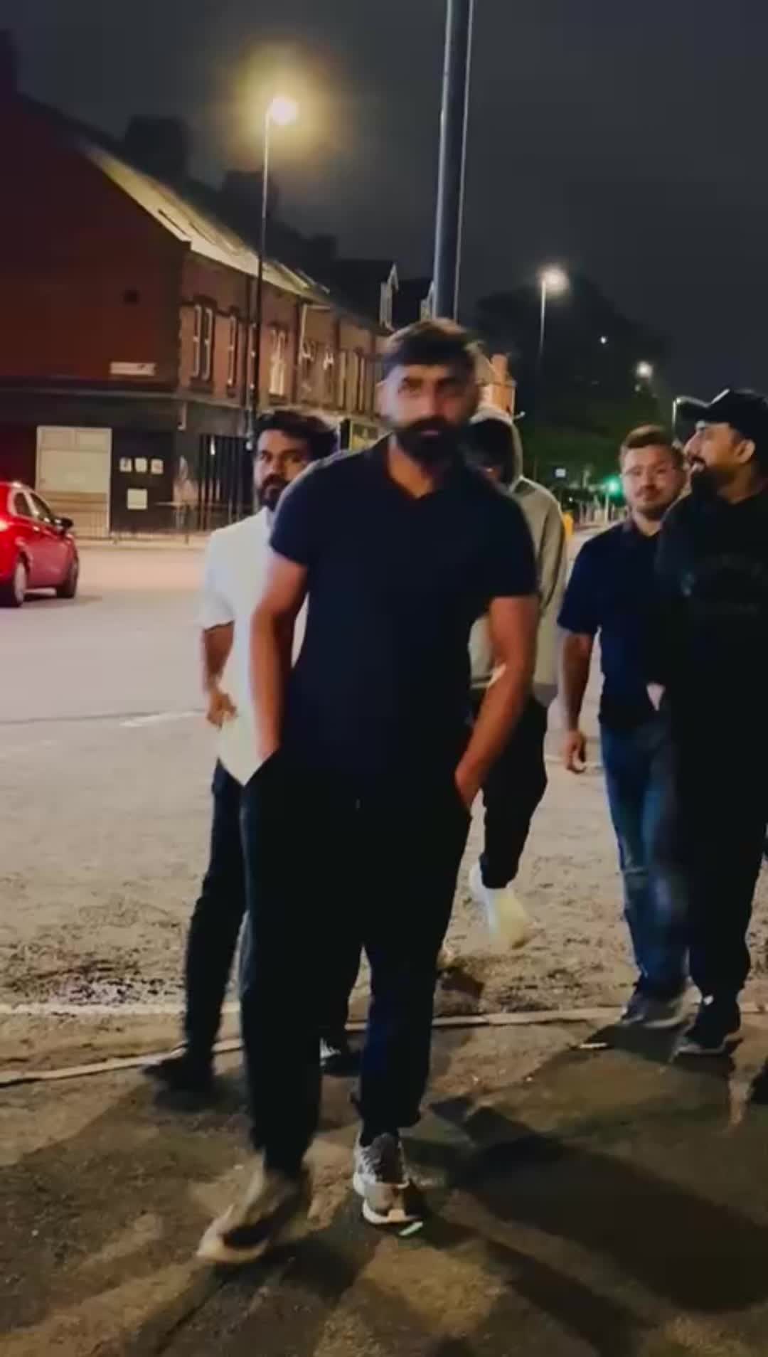 @Usama Gagh 🇵🇰 🇬🇧