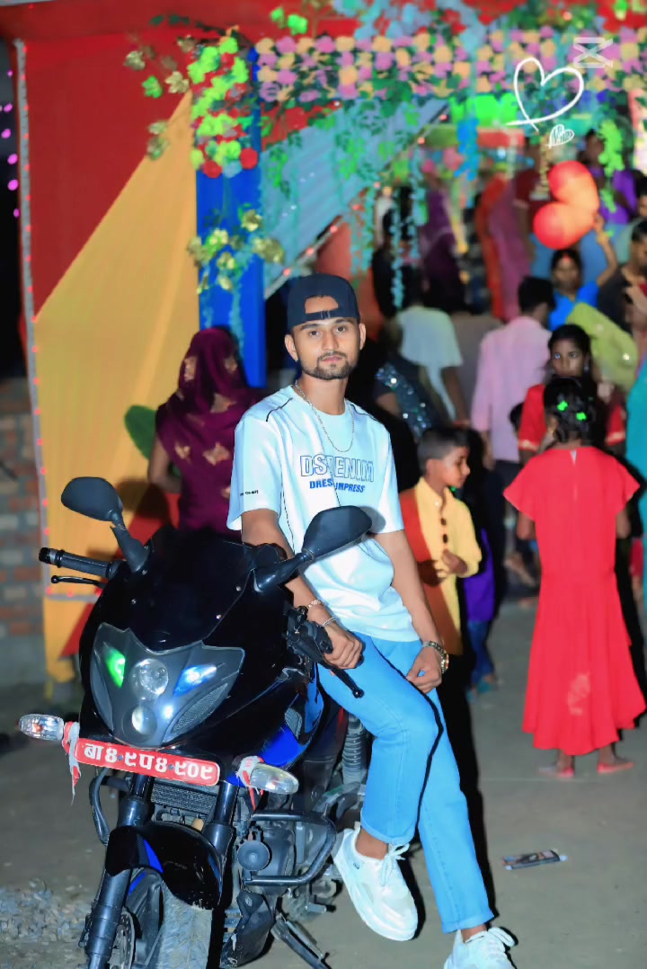 @Mukesh_PrajapaTi🤫🥀💯