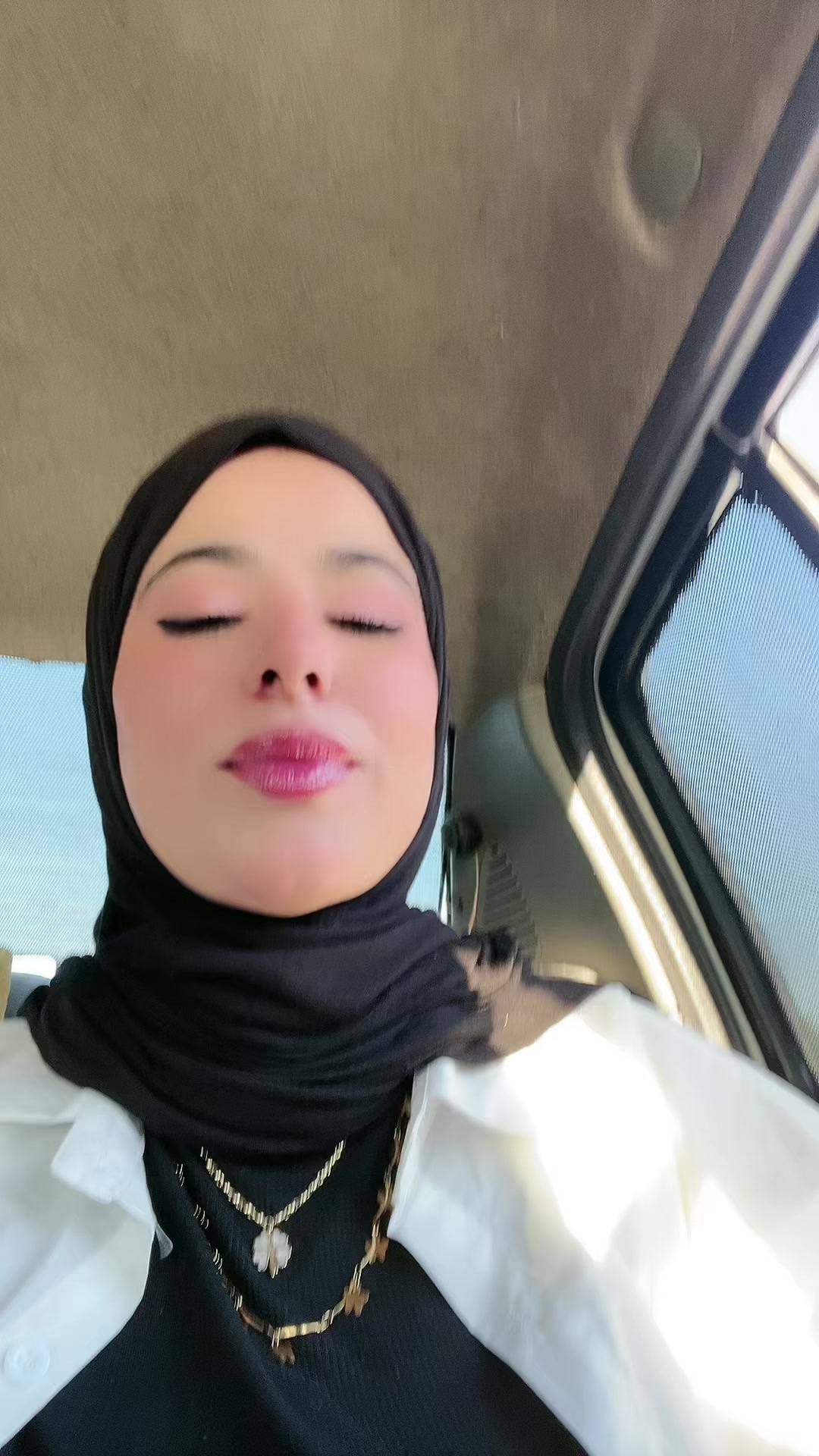 @بثينة شيبان Bouthaina Chibane