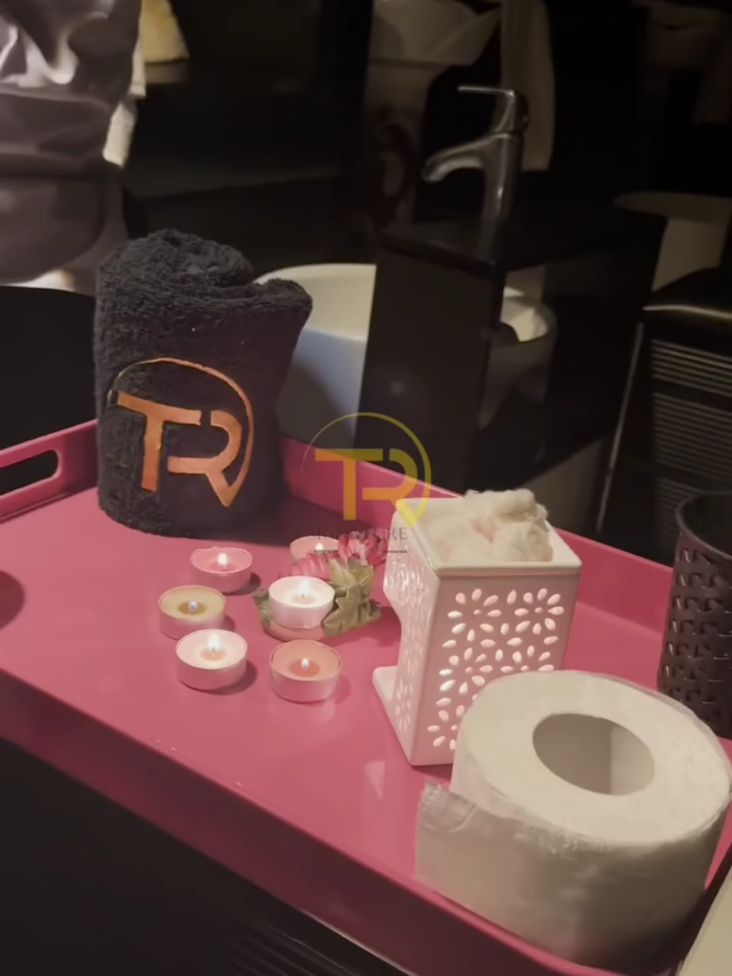 @TR Signature Salon