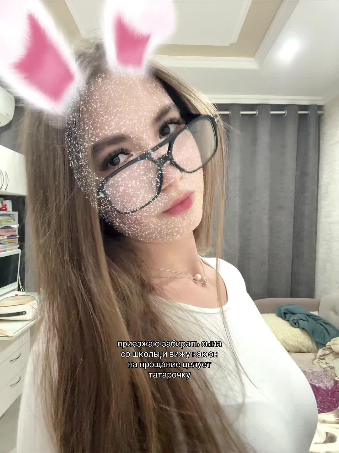 @🐝