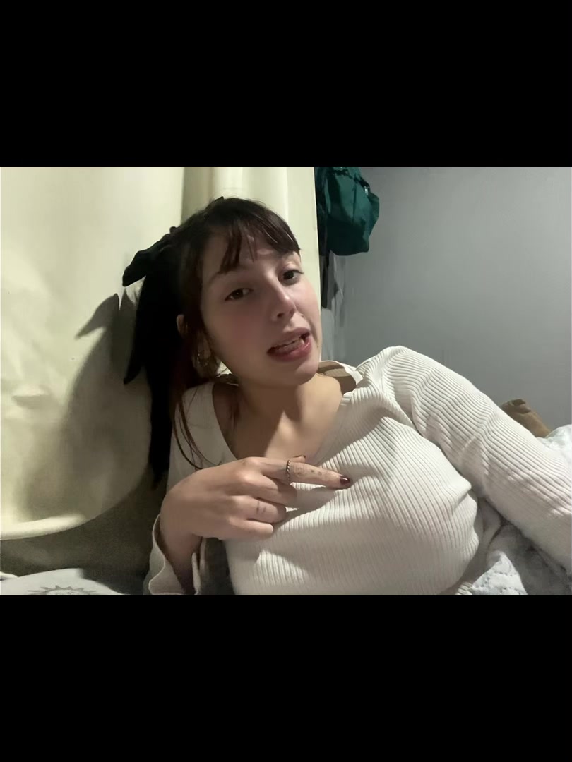 @Ariii_07