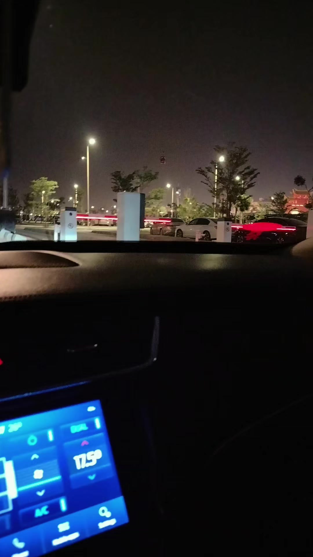 @kuya roro