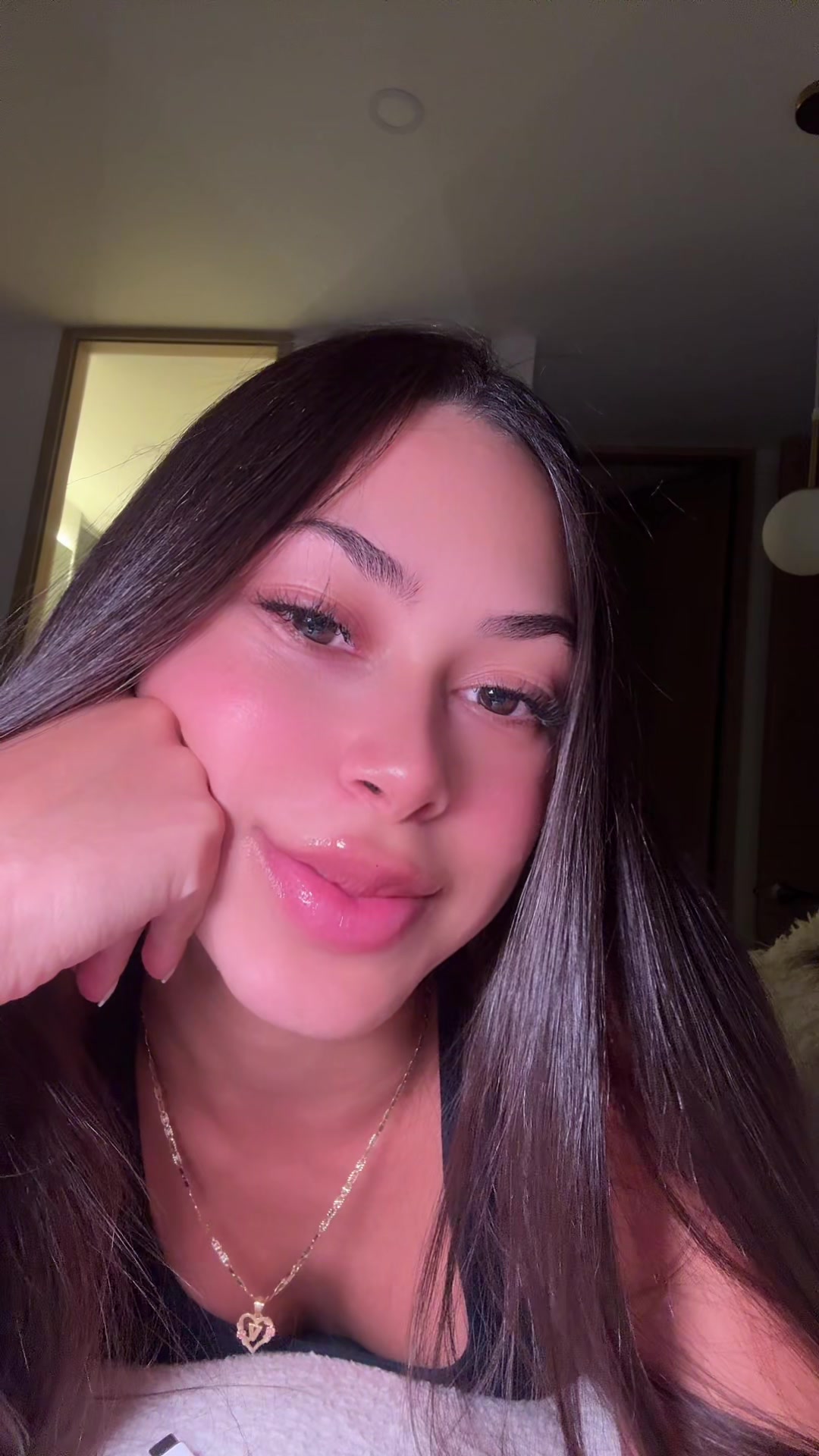 @valevasquezzapataoficial