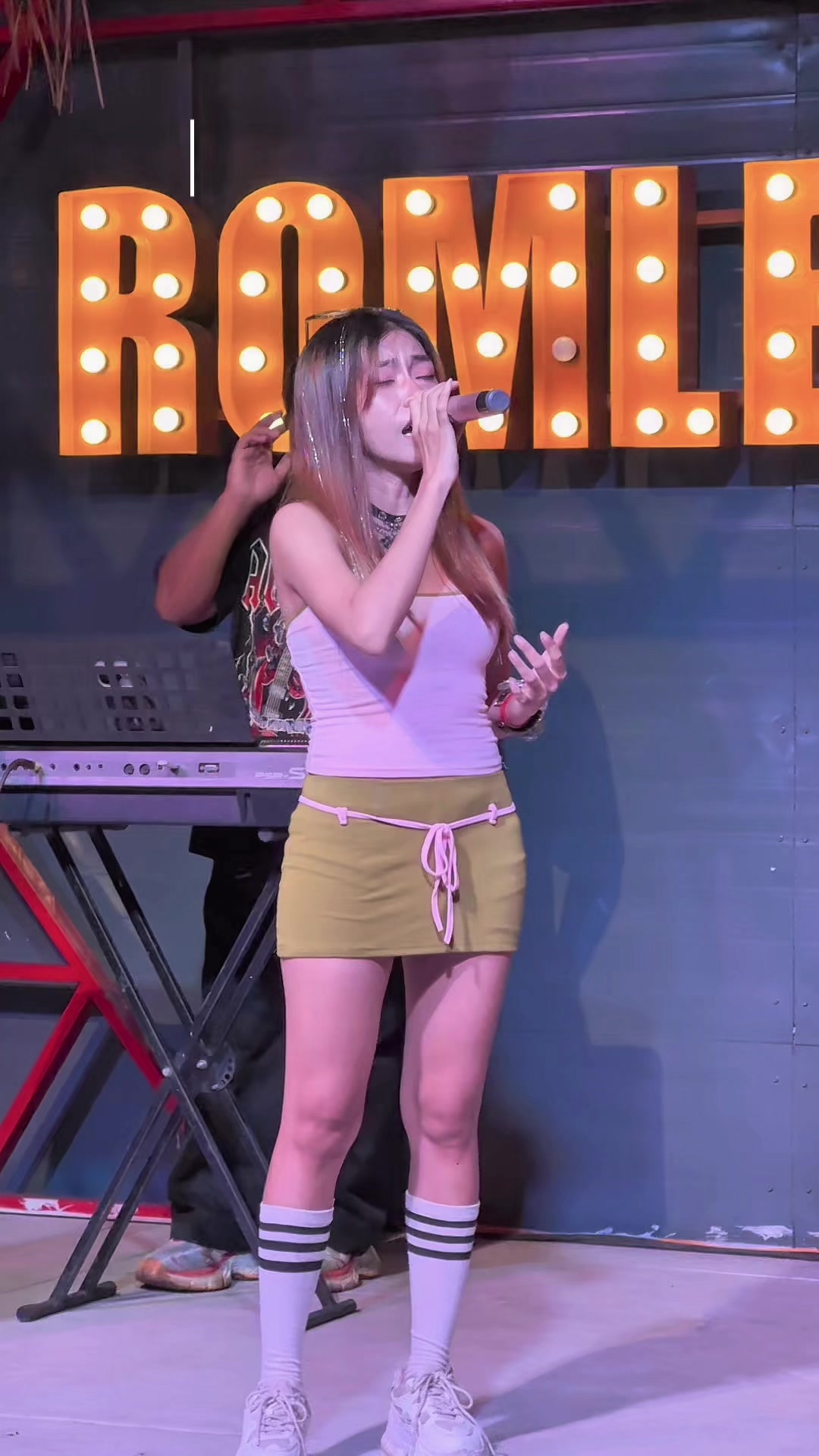 @Reachny រាជនី
