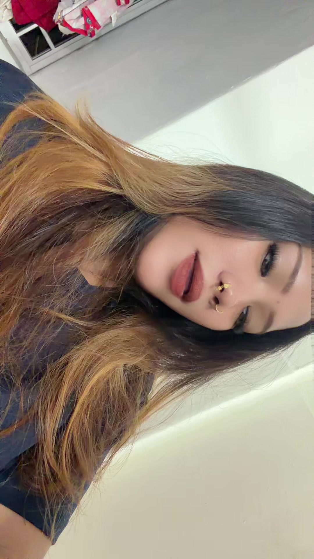 @Ashbby