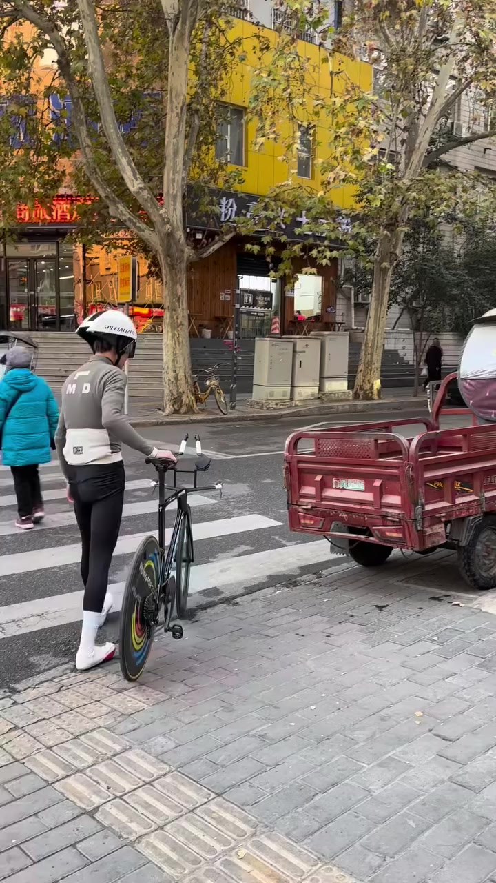 @GIF.