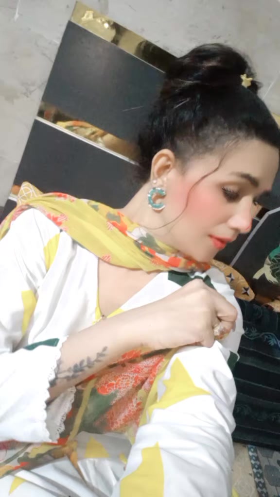 @sHiLpA kHaN