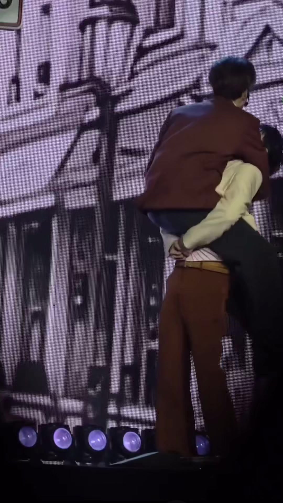 @Iz