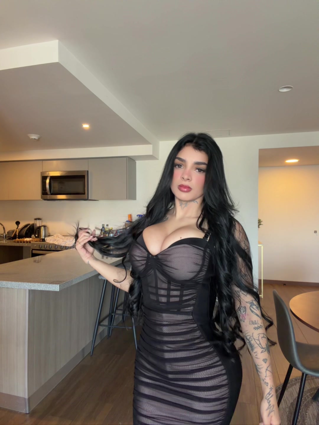 @Karelyruizoficial01