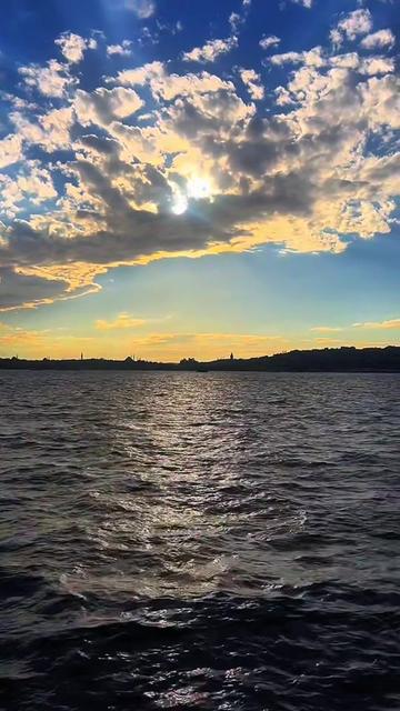 @𝓛𝓘̇🌺𝓝𝓔𝓢𝓢