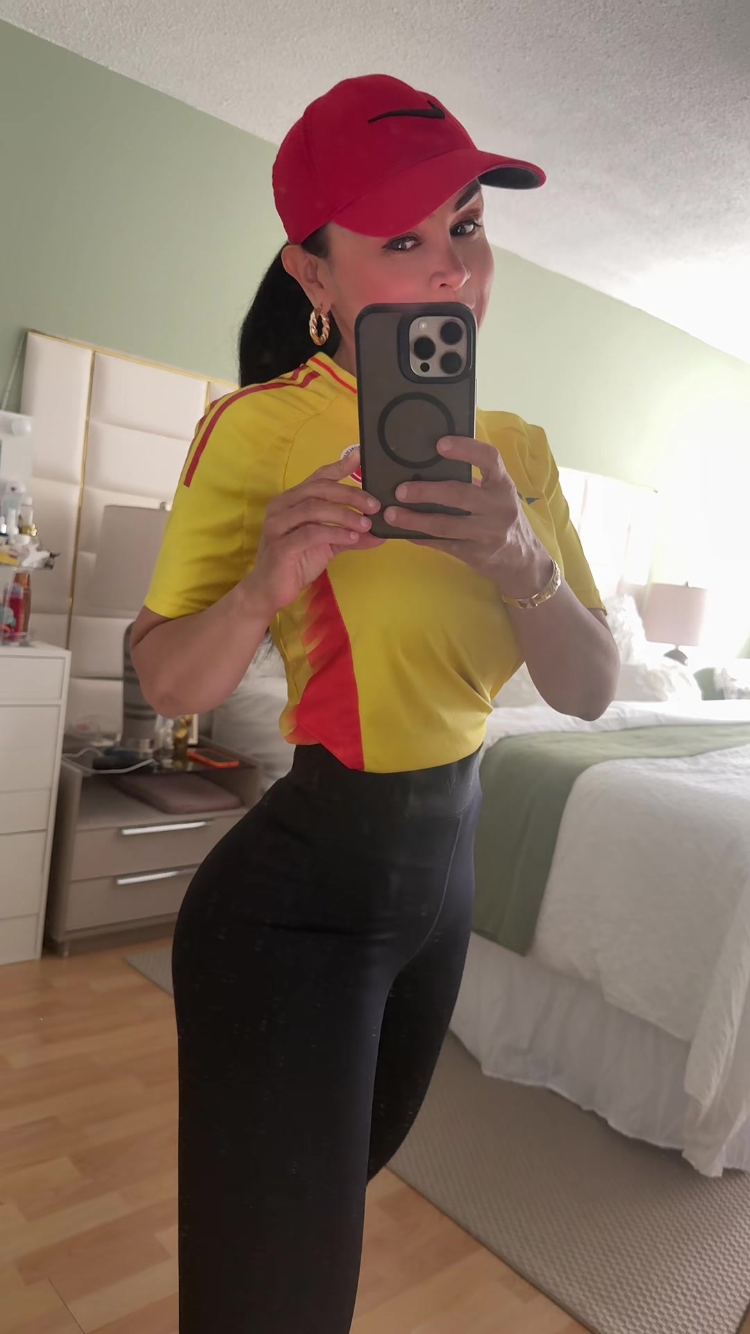 @esterhernandez