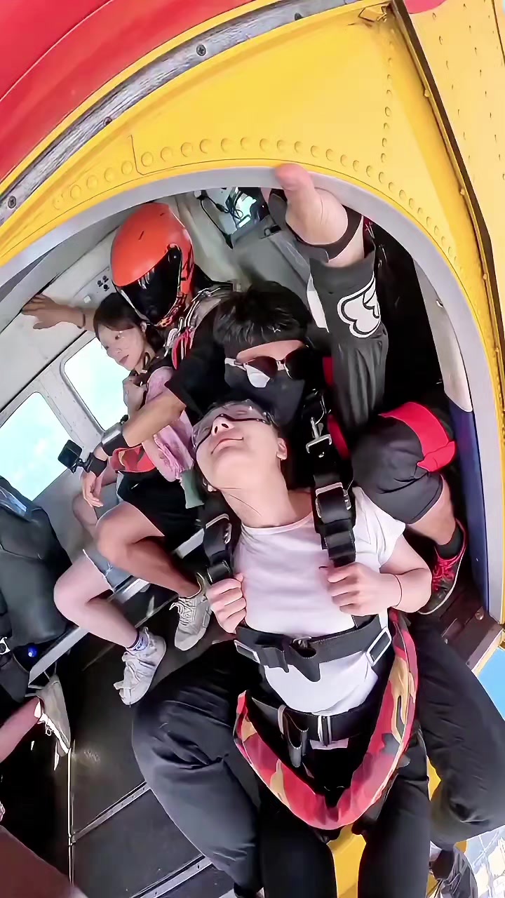 @onlyfanskydiving