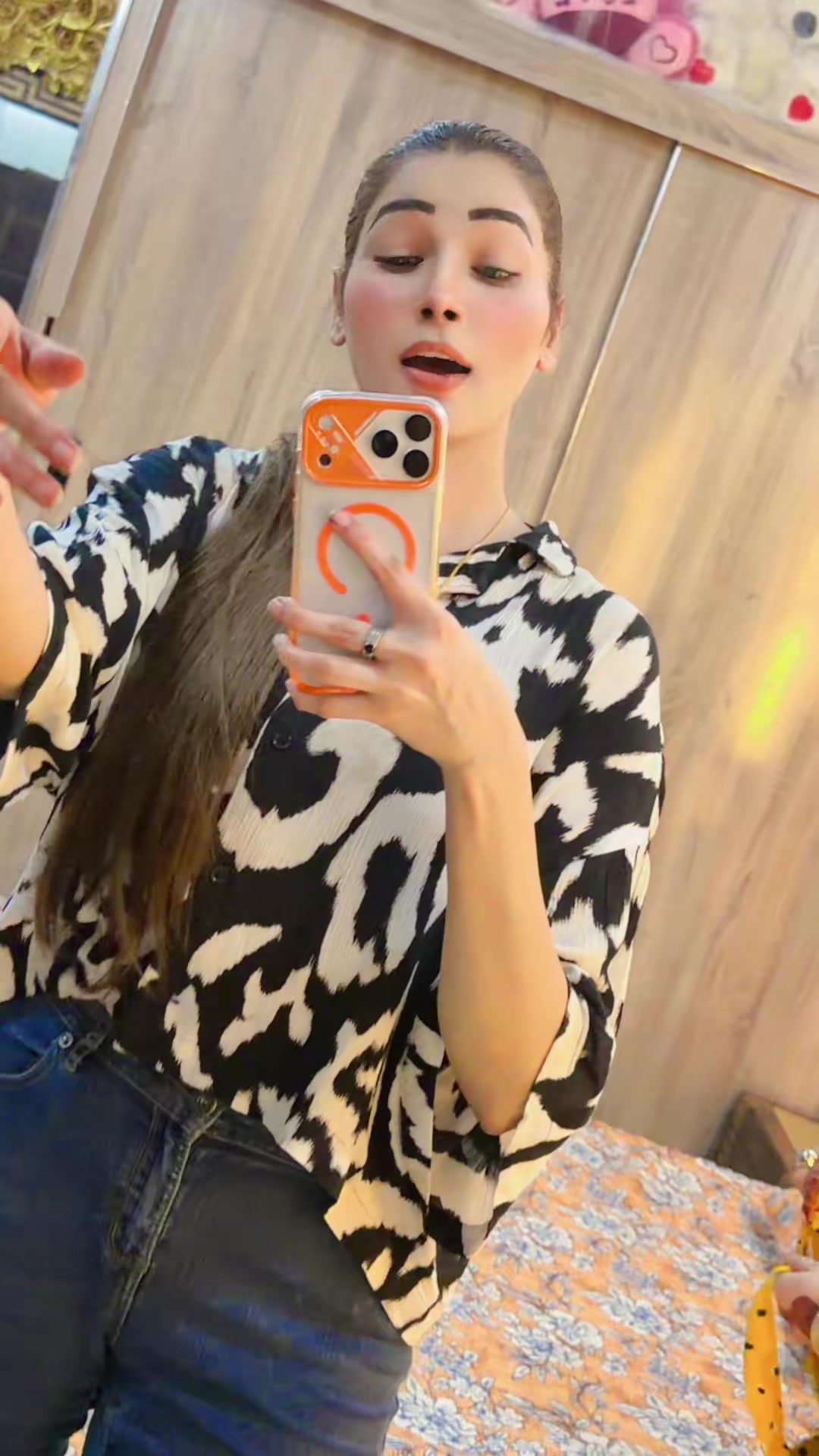 @Zara Malik 2244