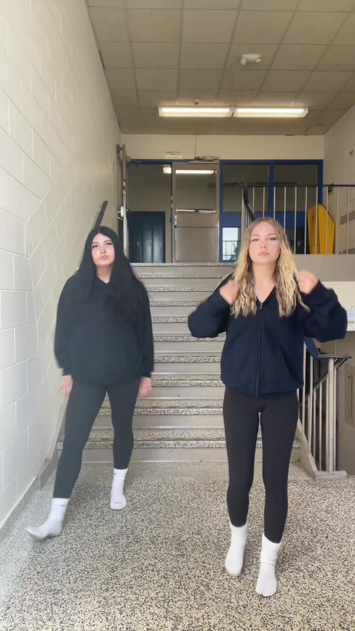 @avaellie