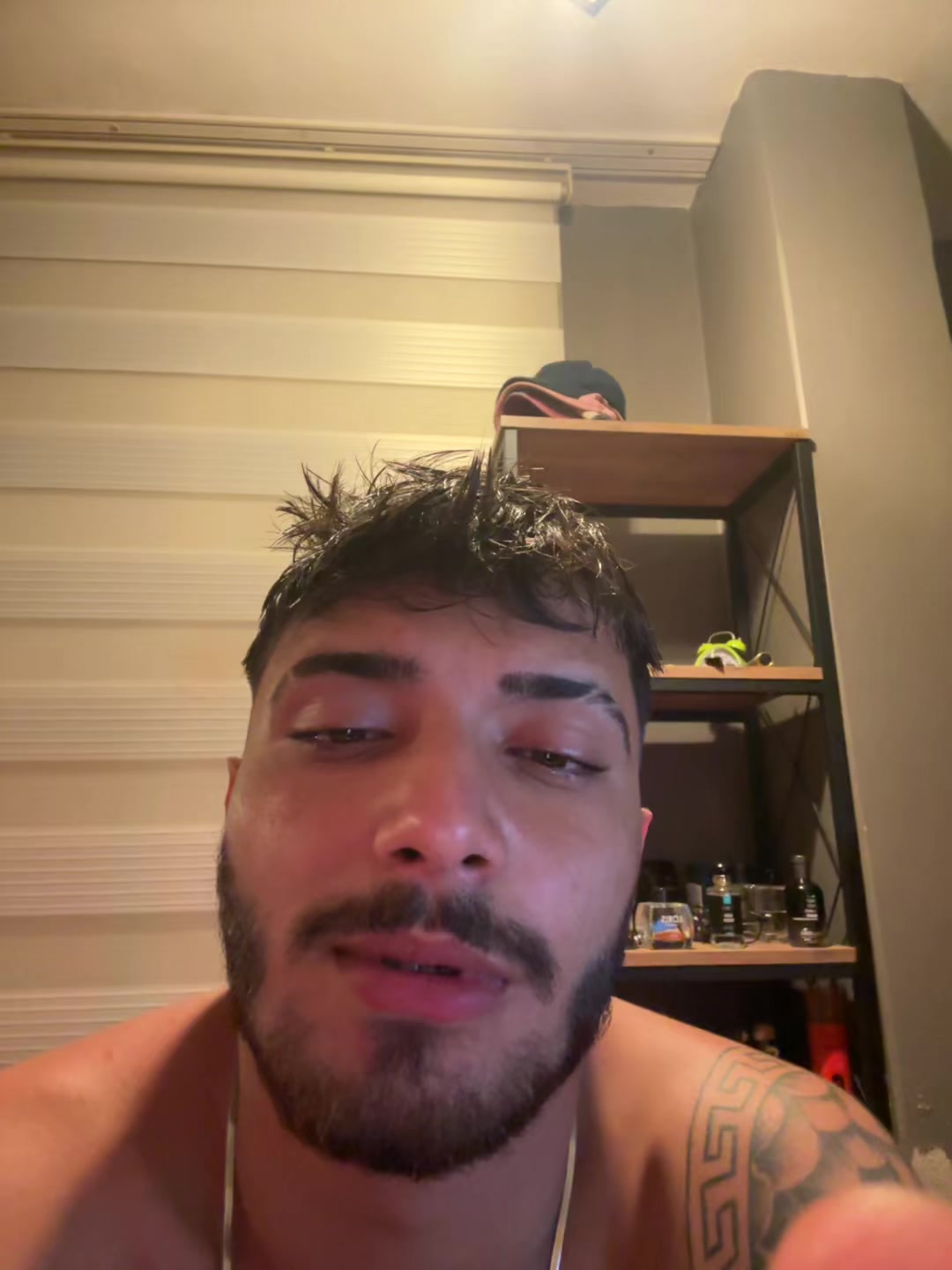 @𝐄𝟐𝟏