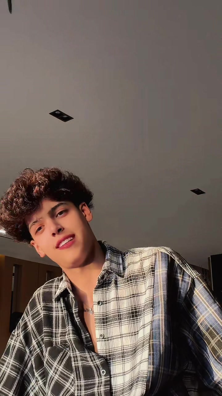 @Zeein واحد بس 🕊️ 🔥