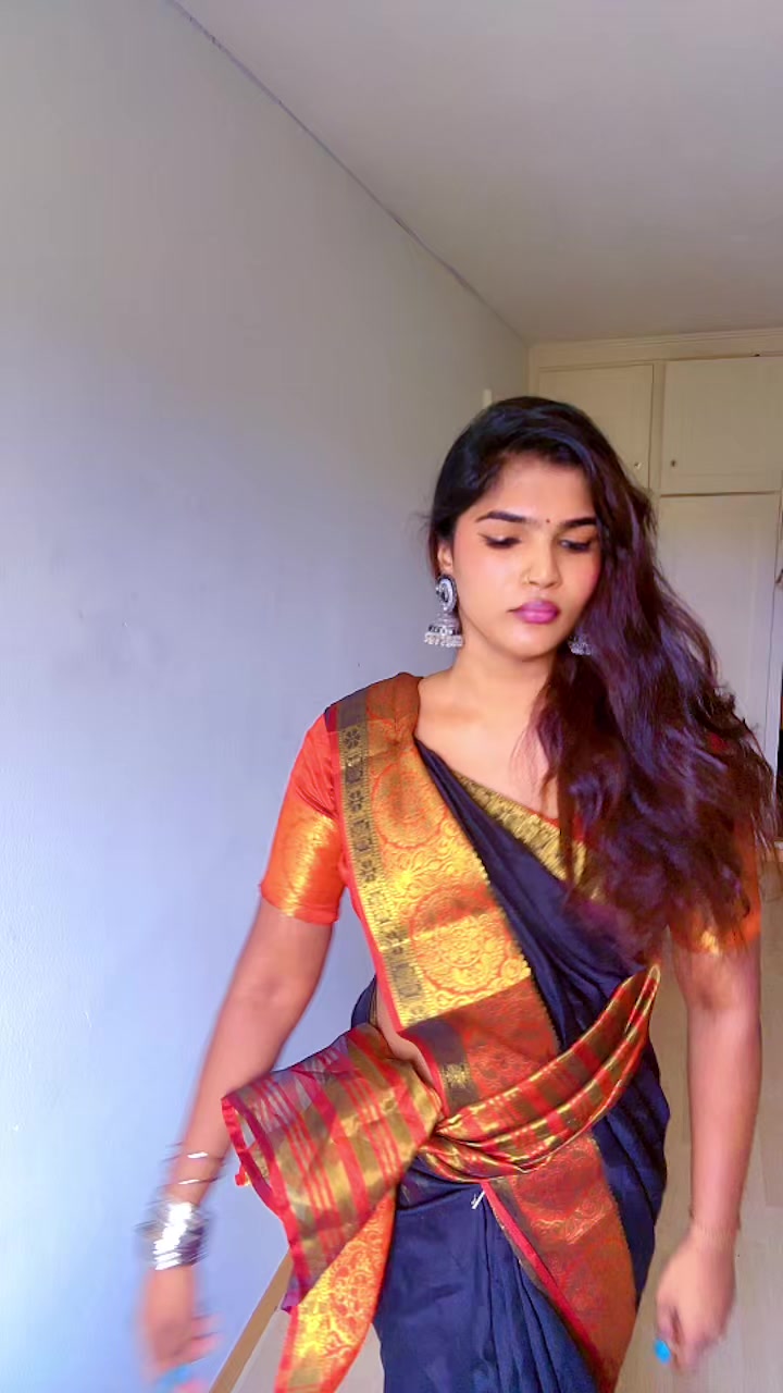 @கள்ளி ராணி👑♥️💋🇨🇭