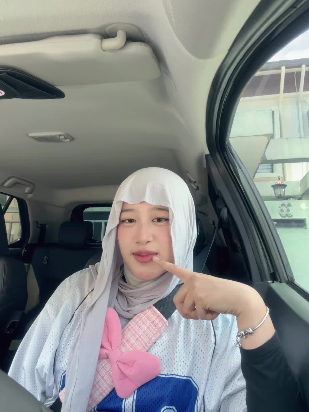 @khayyiee