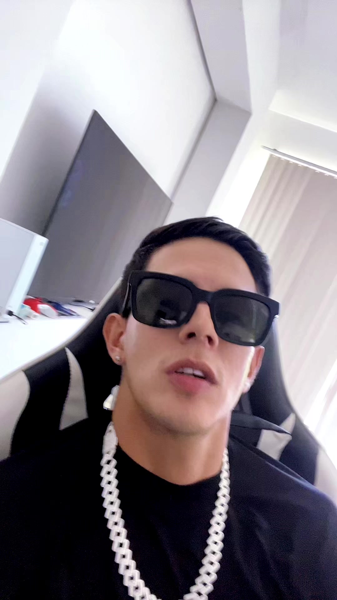 @Alex Logos