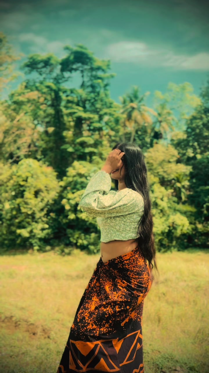 @Tha_ru_🦋