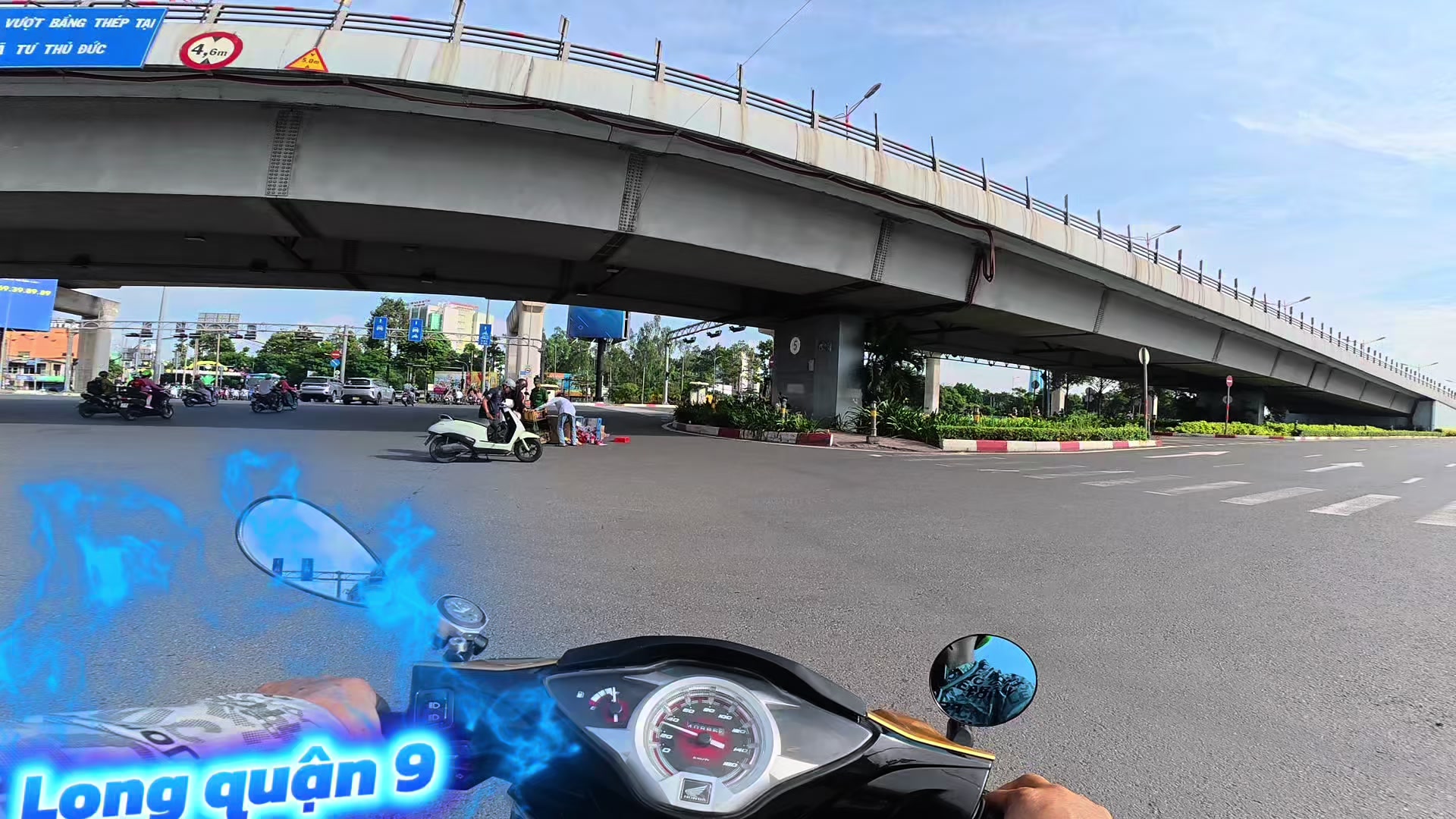 @Long Quận 9