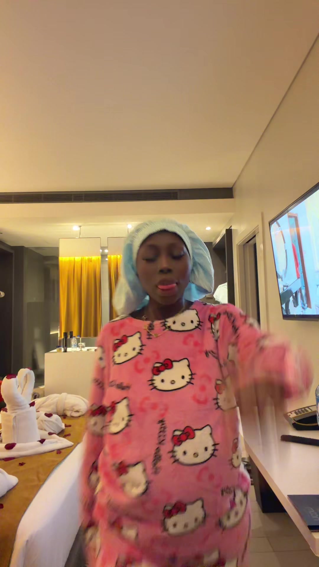 @FANNY Roki Awa 🇨🇮