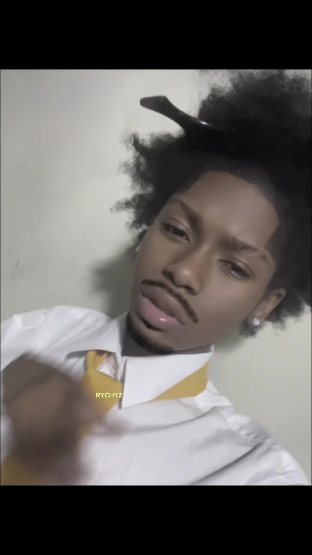 @𝓩𝖔𝖒𝖇𝖎𝖊🧟♀️