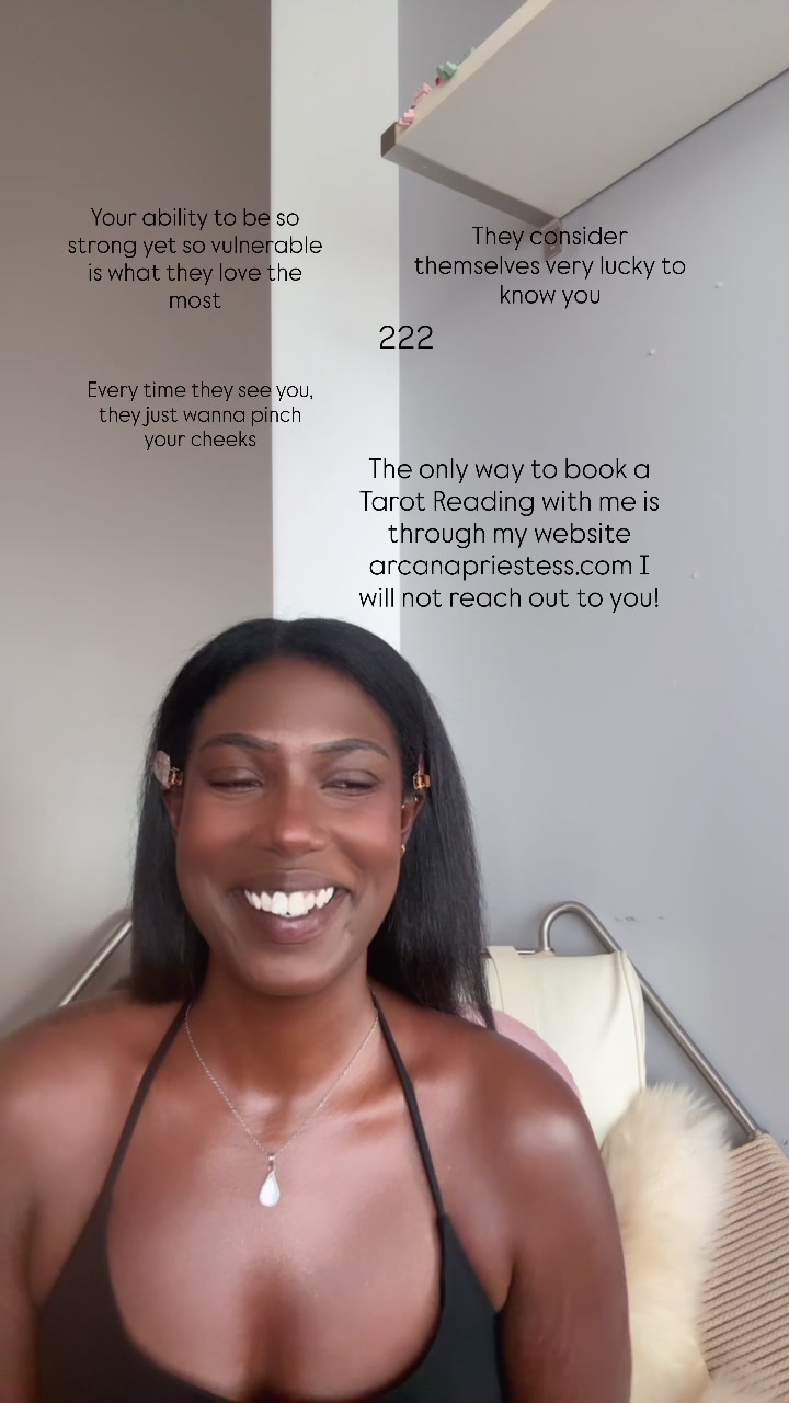 @Arcana Priestess Tarot Reader