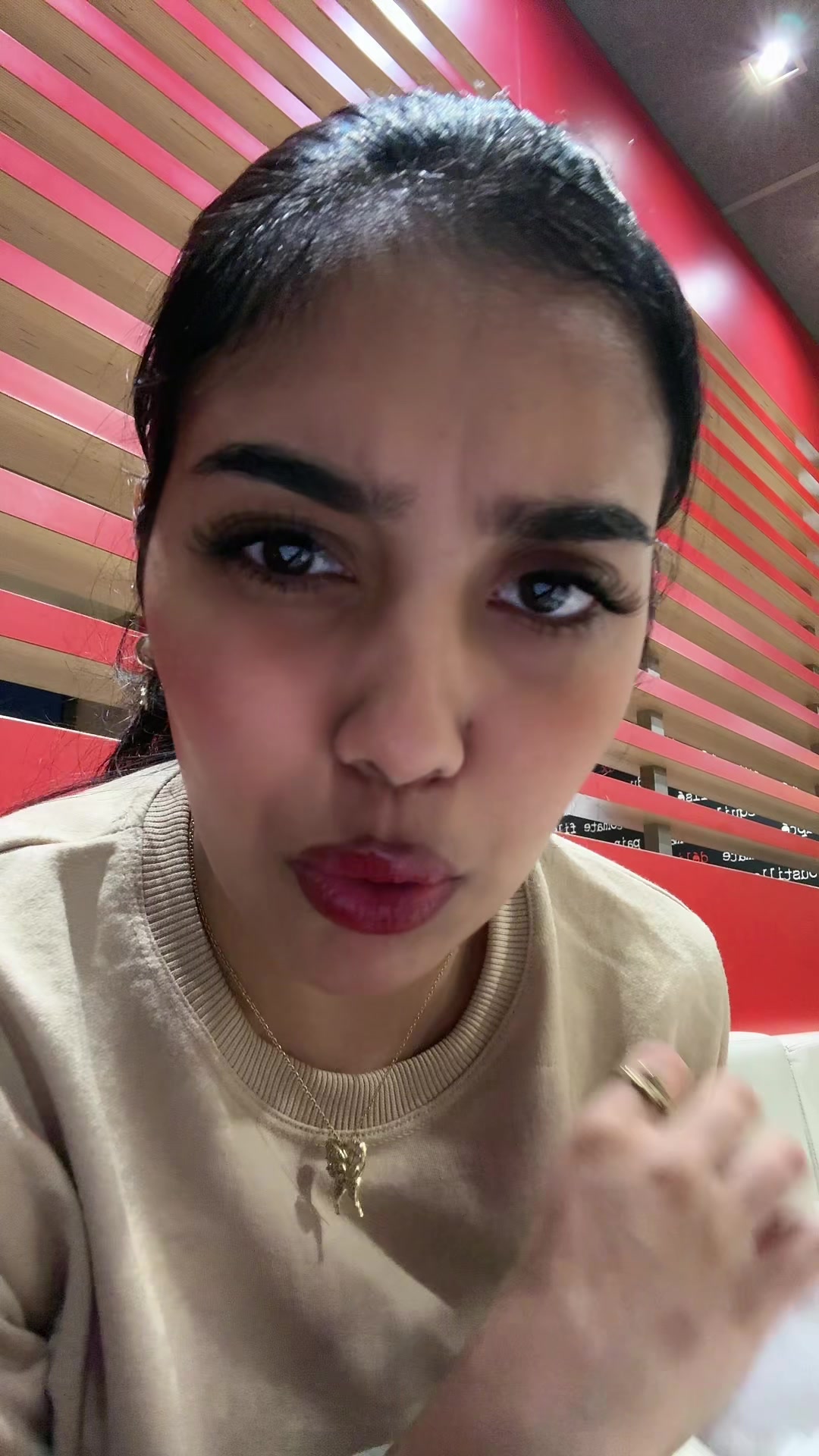 @safae_ananasa