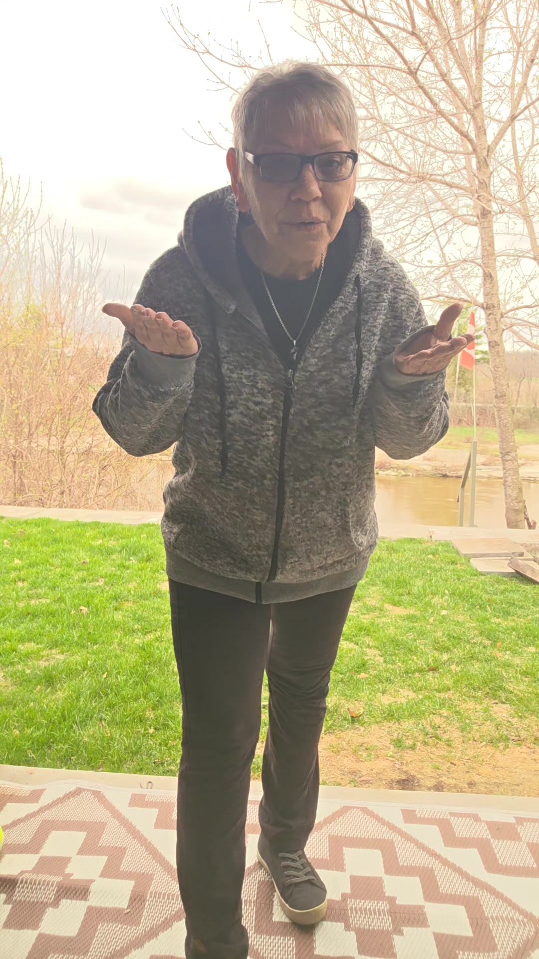 @Yvette Lapensée 🇨🇦