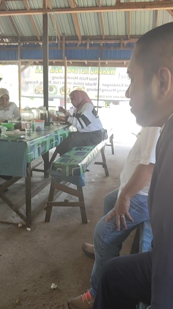 @warung katupat acil ella
