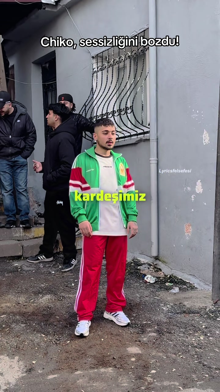 @Lyrics Felsefesi